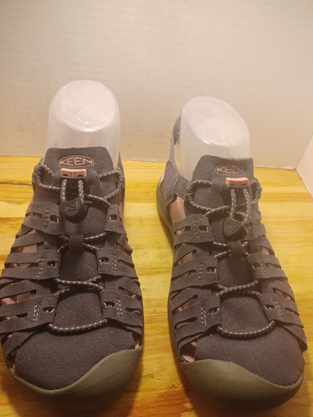 KEEN CYPRESS SANDAL WOMEN'S SIZE 7